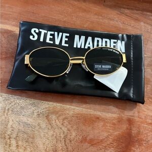 Steve Madden Gold and Black Sunglasses